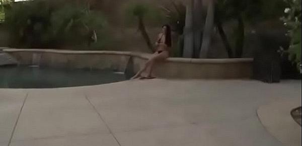  Flat Ass Amateur Nikki Daniels Rubbing Her Pussy In The Pool